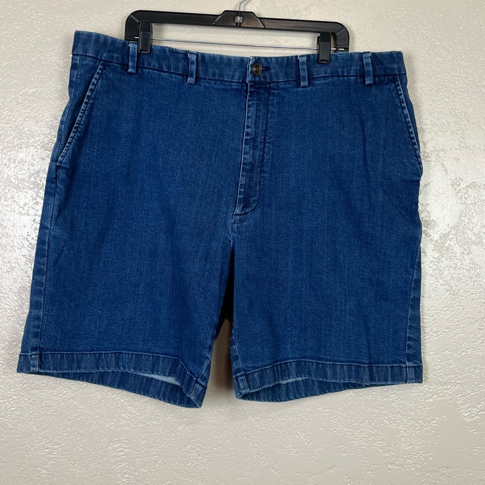 5 for $30 Roundtree & yorke men stretch jeans shorts size 44